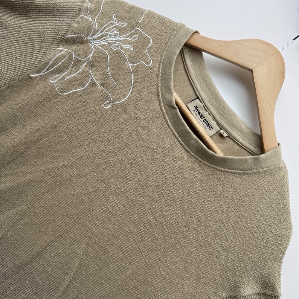 NEW Amongst Others Men's Small Beige Drop Shoulder Boxy Flower Textured T-Shirt